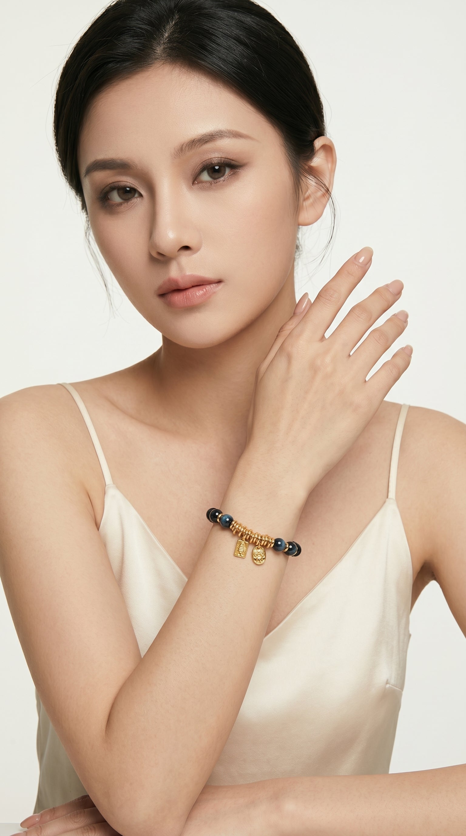 blue-tigers-eye-bracelet wrist