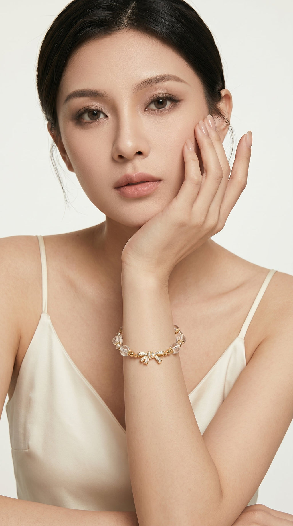 clear-quartz-bracelet wrist